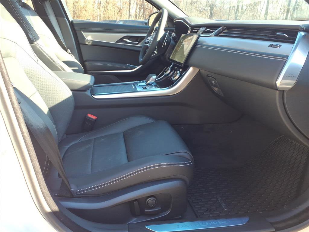 New 2024 Jaguar XF R-Dynamic SE image 3