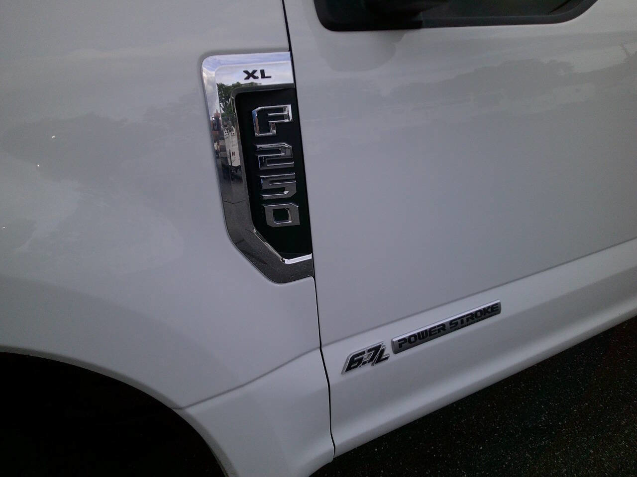 Used 2022 Ford F250 XL w/ Power Equipment Group image 9