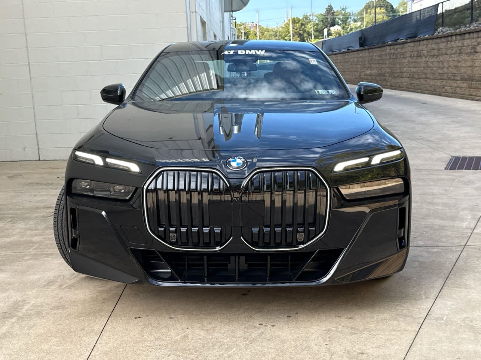 Used 2026 BMW 740i xDrive w/ Premium Package image 2