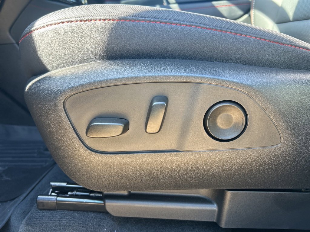 Used 2025 Chevrolet Traverse Z71 w/ Enhanced Driving Package image 11