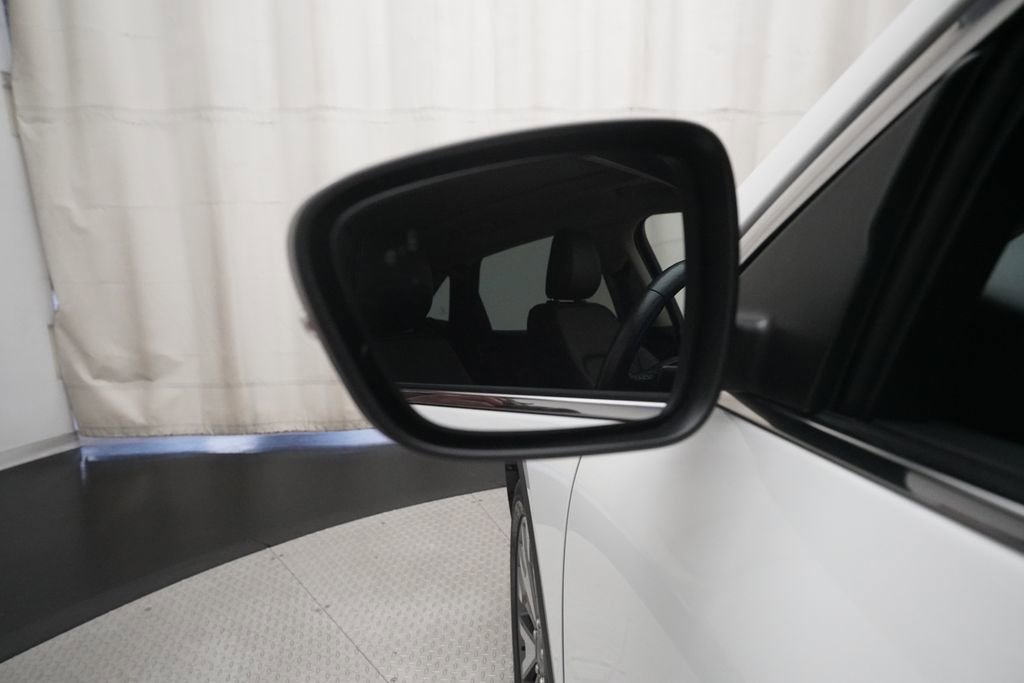 Used 2020 Ford Escape Titanium AWD/4WD image 25
