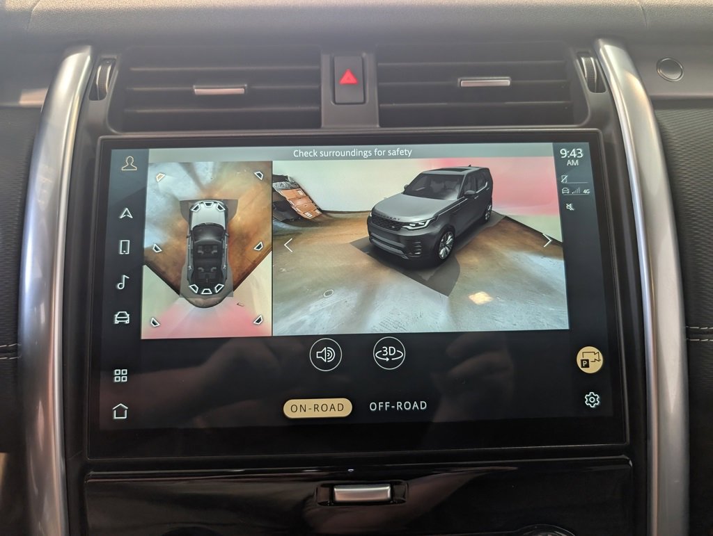 Used 2024 Land Rover Discovery Dynamic SE image 22