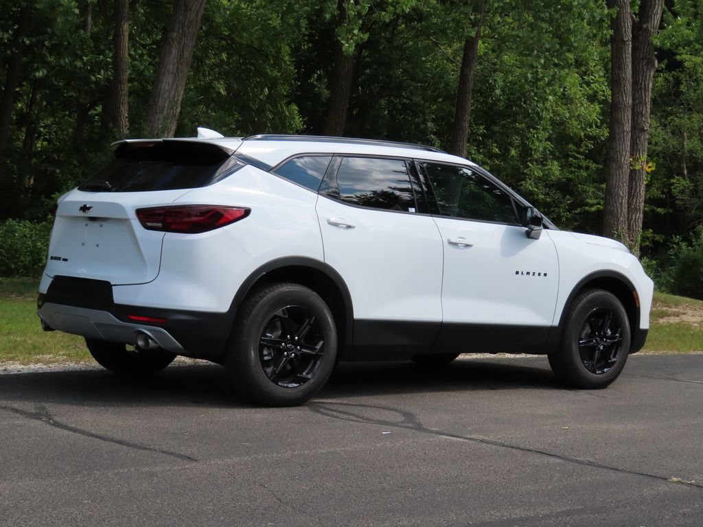 New 2026 Chevrolet Blazer LT w/ Convenience Package AWD/4WD image 3
