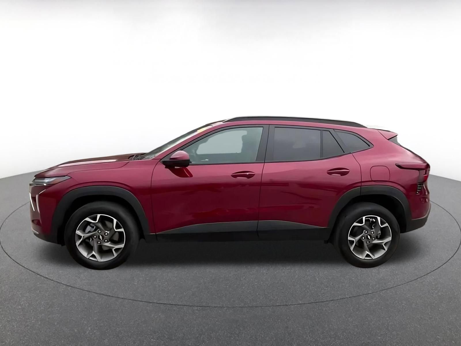 Used 2025 Chevrolet Trax LT w/ LT Convenience Package image 9