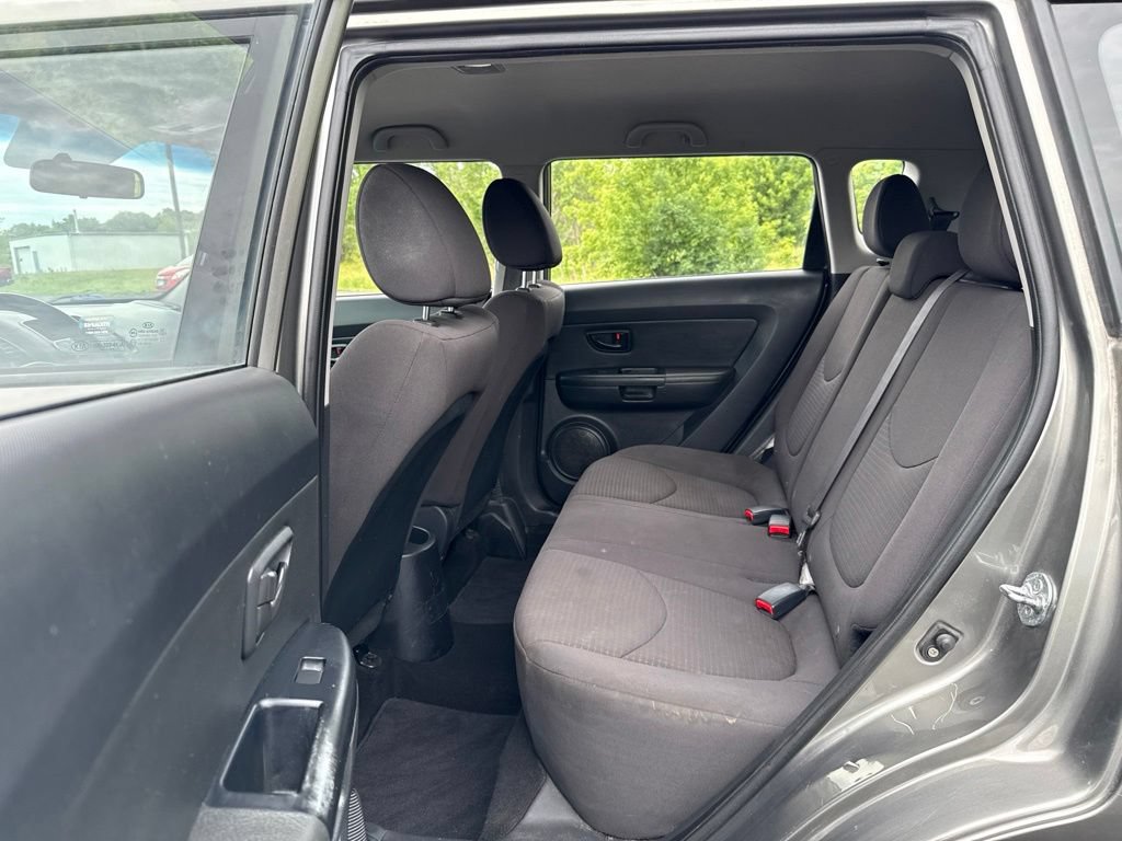 Used 2013 Kia Soul FWD image 19