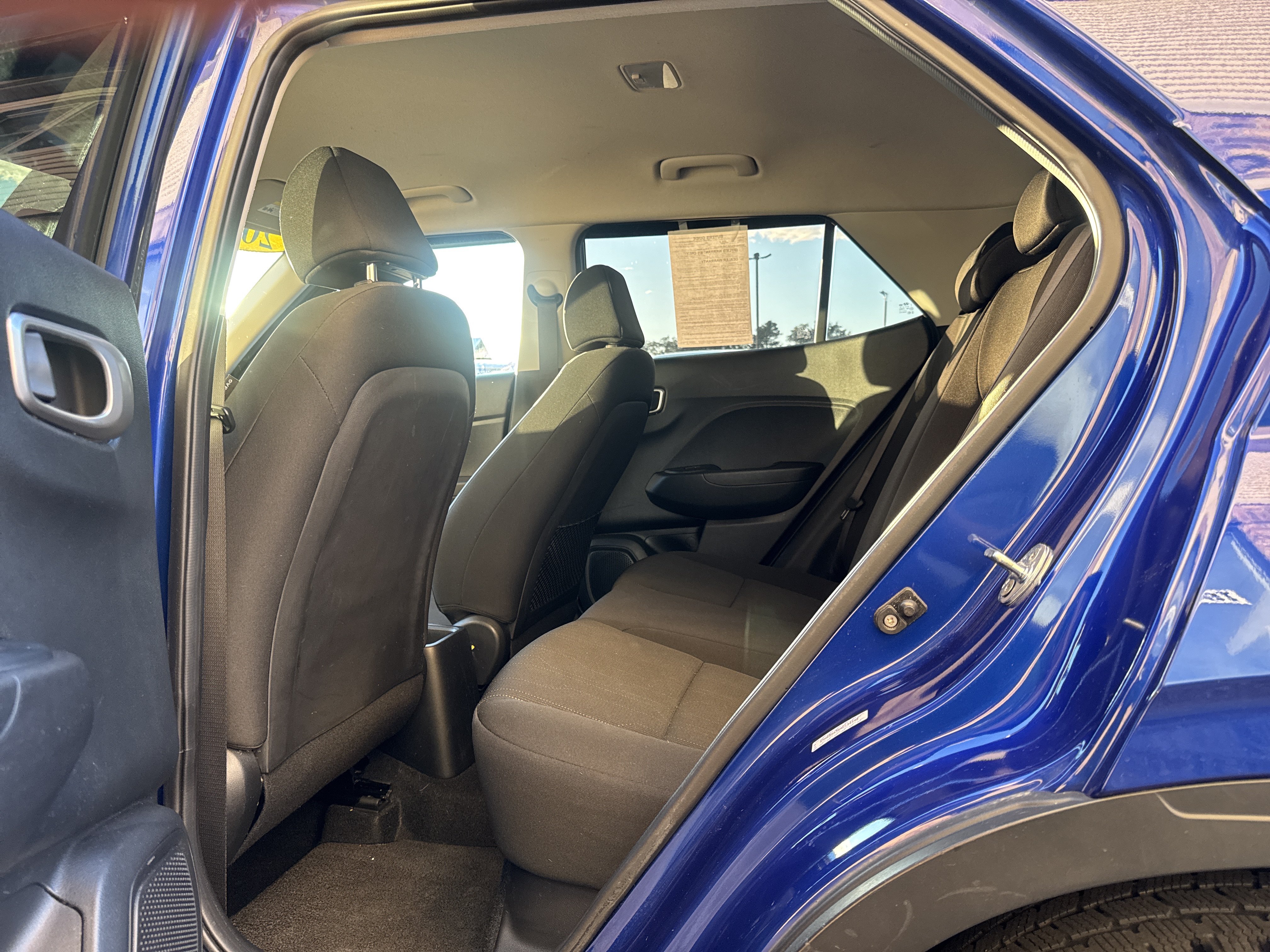 Used 2022 Hyundai Venue SE FWD image 10