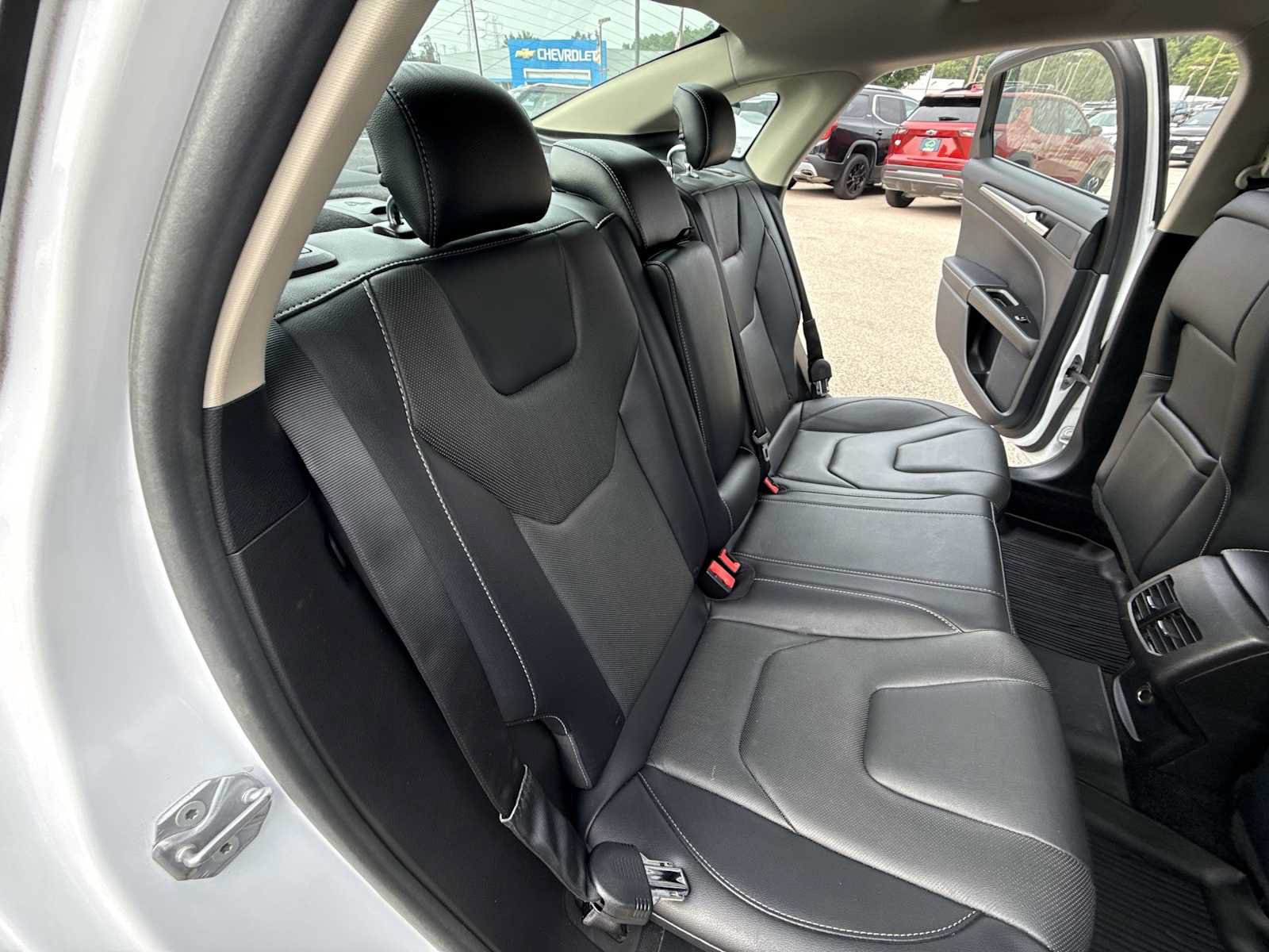Used 2019 Ford Fusion Energi Titanium FWD image 25