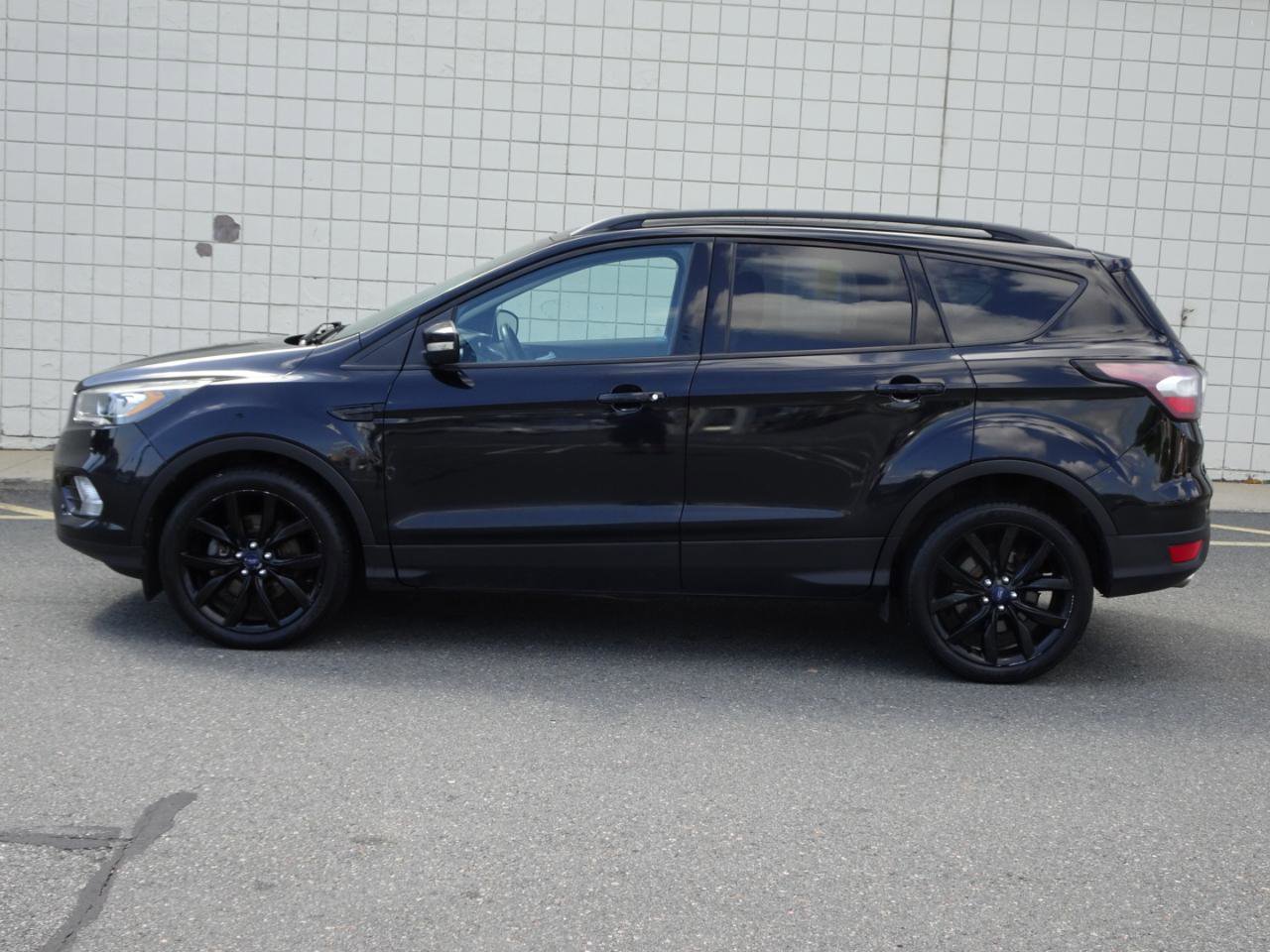 Used 2017 Ford Escape Titanium AWD/4WD image 5