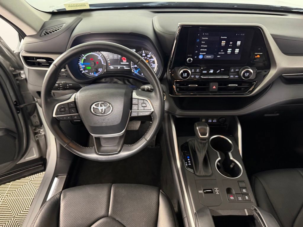 Used 2023 Toyota Highlander LE image 13