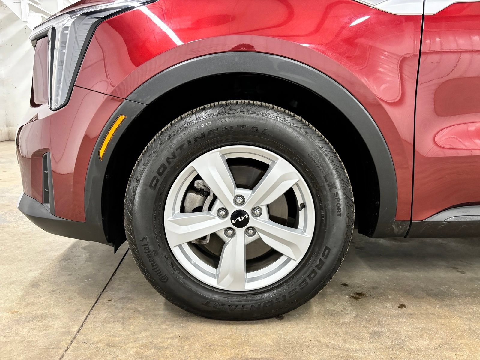 Used 2025 Kia Sorento LX FWD image 10