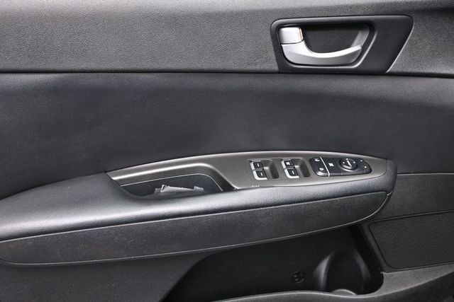 Used 2018 Kia Optima S FWD image 8