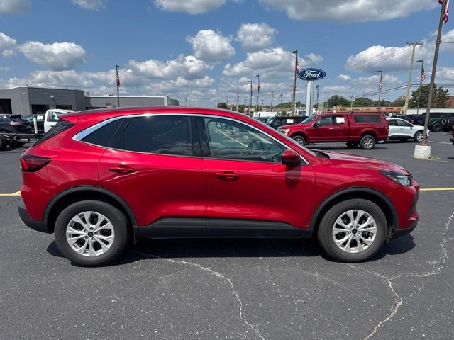 Used 2023 Ford Escape Active w/ Tech Pack #2 AWD/4WD image 4