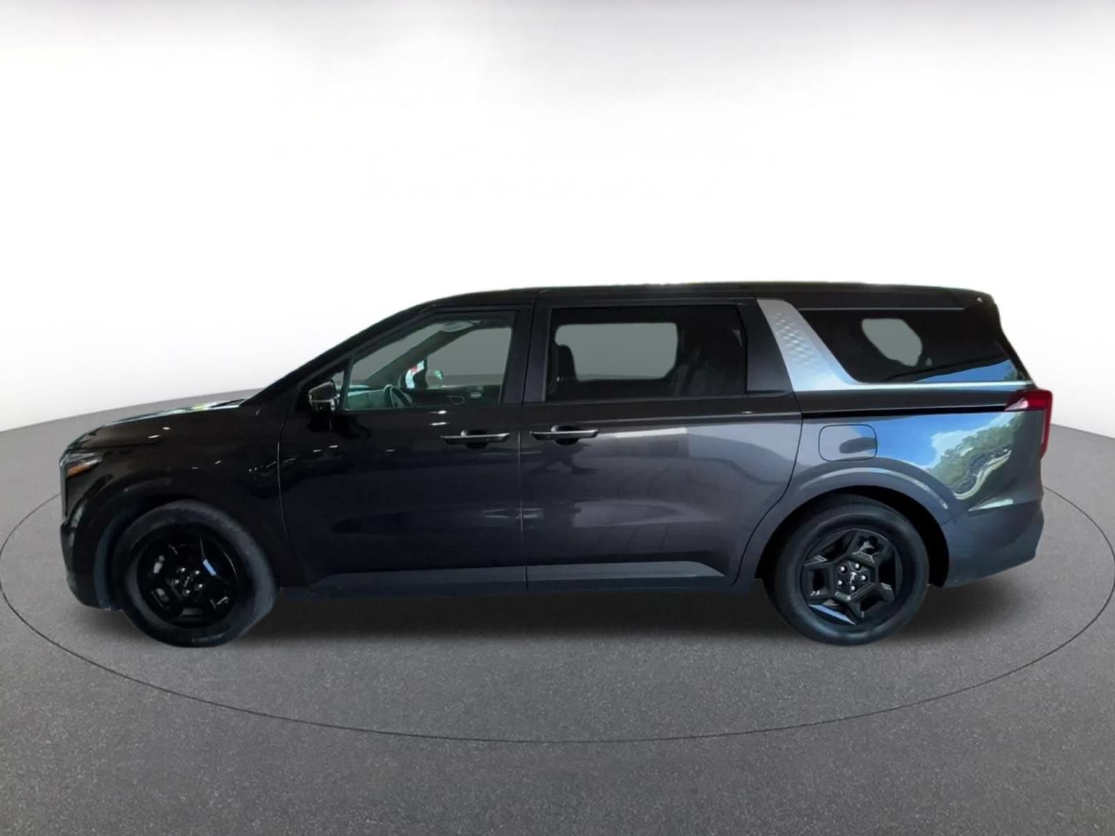 Used 2026 Kia Carnival FWD image 7