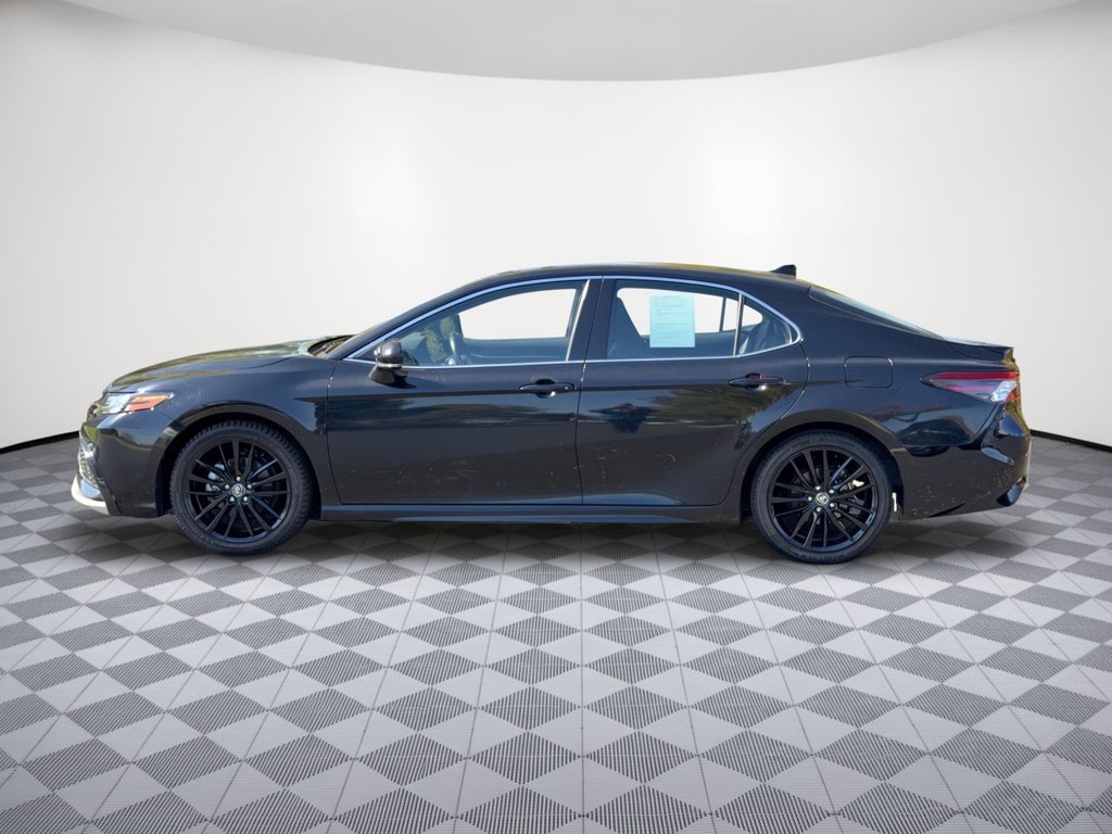 Used 2024 Toyota Camry XSE FWD image 2