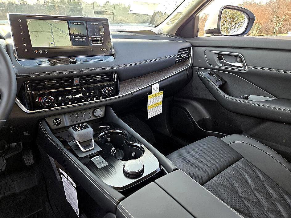 New 2026 Nissan Rogue Platinum image 15