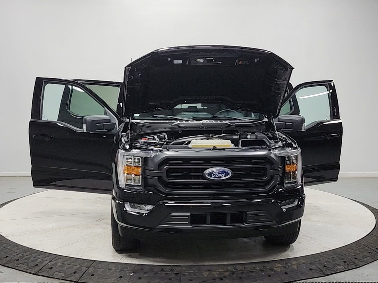 Used 2023 Ford F150 XLT w/ Equipment Group 302A High AWD/4WD image 10