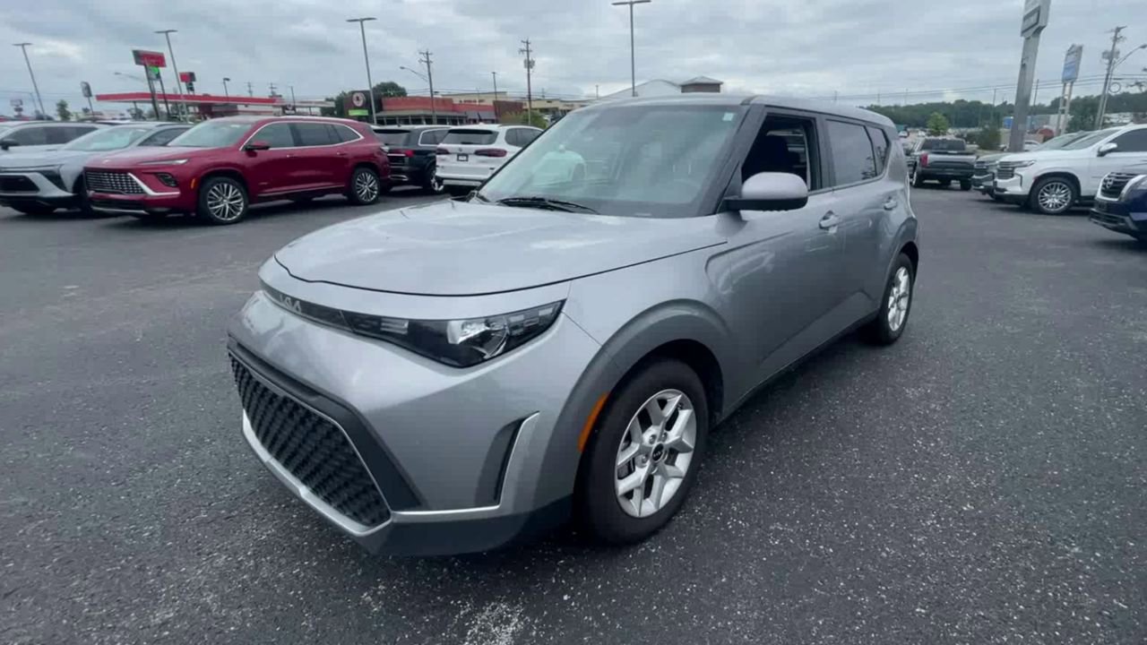 Used 2023 Kia Soul LX w/ Option Group 015 FWD image 5