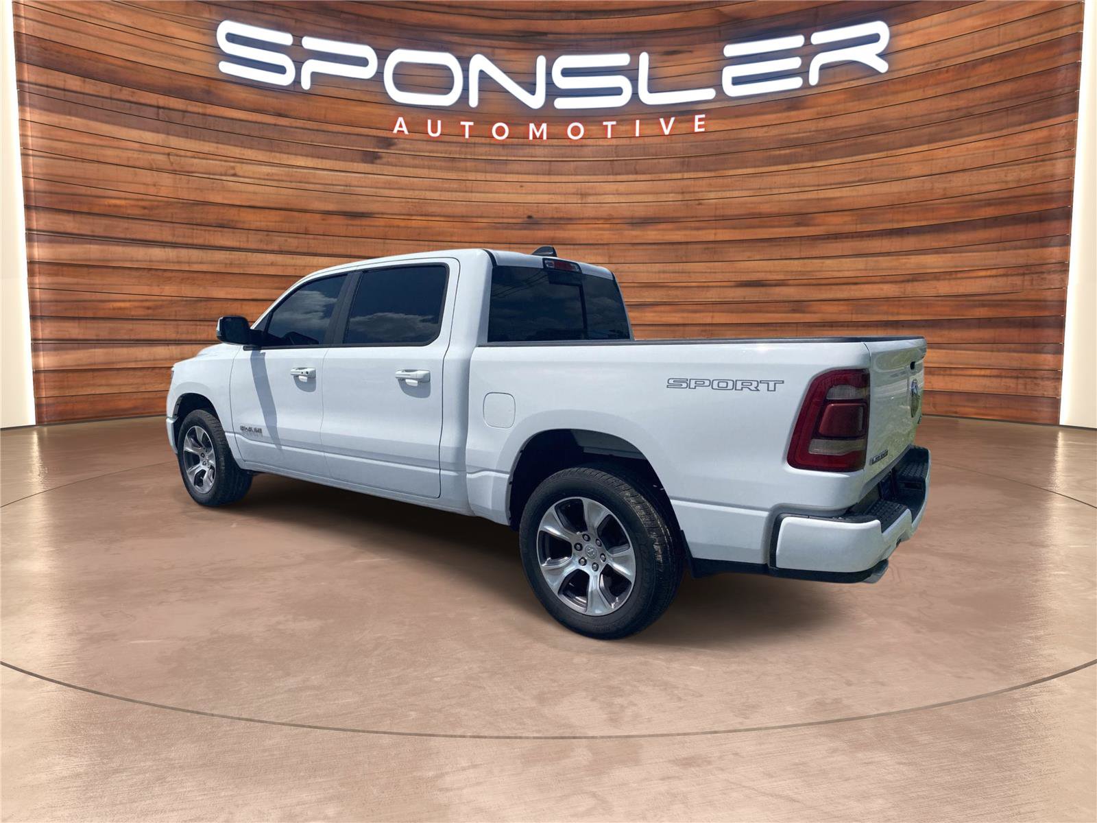 Used 2023 RAM 1500 Laramie AWD/4WD image 3