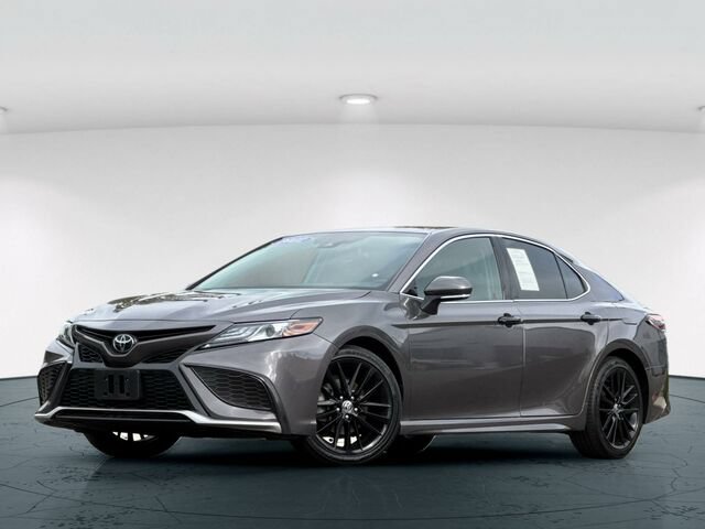 Used 2022 Toyota Camry XSE w/ Carpet Mat Package (TMS) FWD image 2