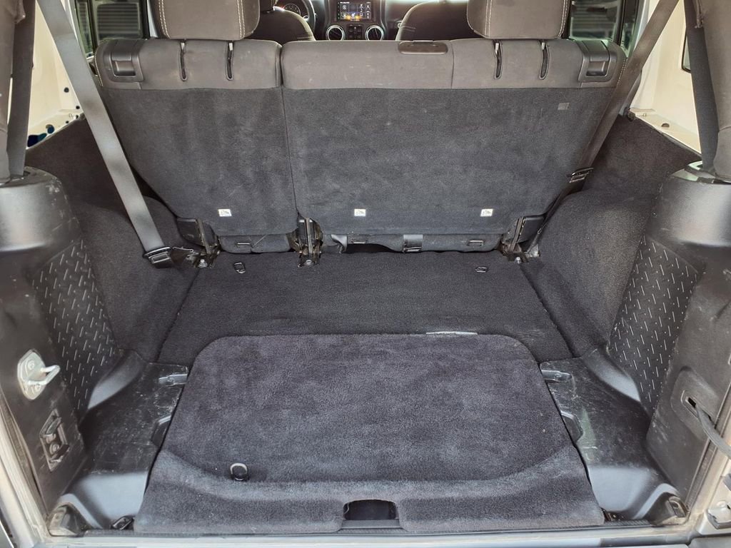 Used 2016 Jeep Wrangler Unlimited Sahara w/ Max Tow Package image 32