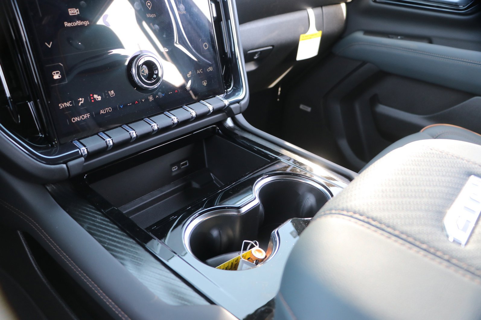 New 2026 GMC Yukon XL AT4 w/ AT4 Premium Package image 24