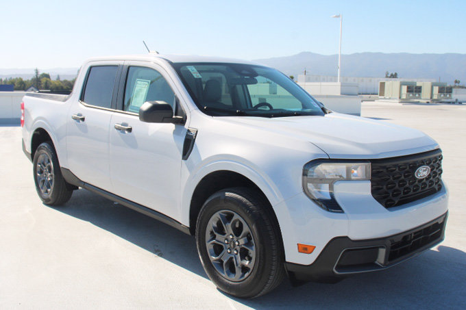 Used 2026 Ford Maverick XLT AWD/4WD image 2