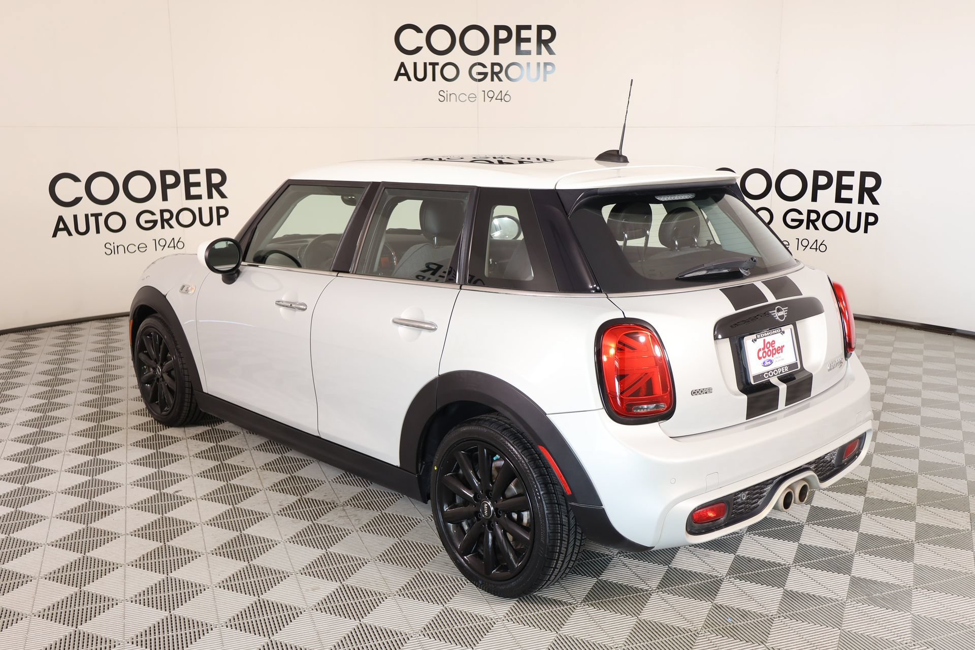 Used 2021 MINI Cooper S w/ Driver Assistance Package FWD image 24