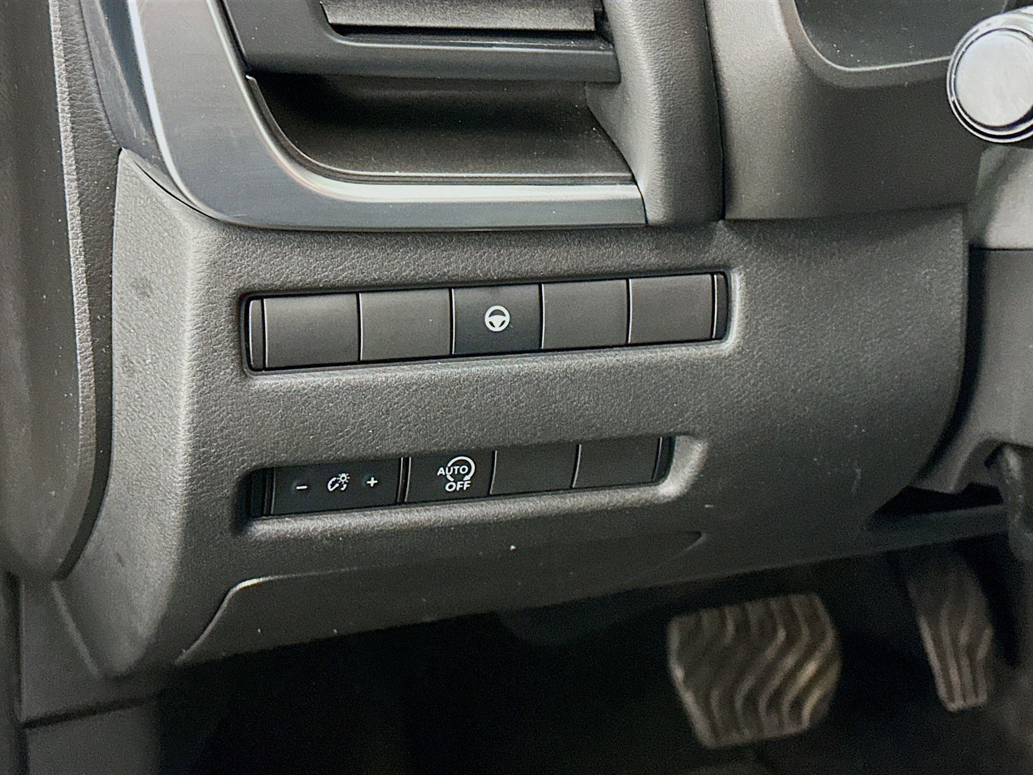 Used 2023 Nissan Rogue SV AWD/4WD image 17