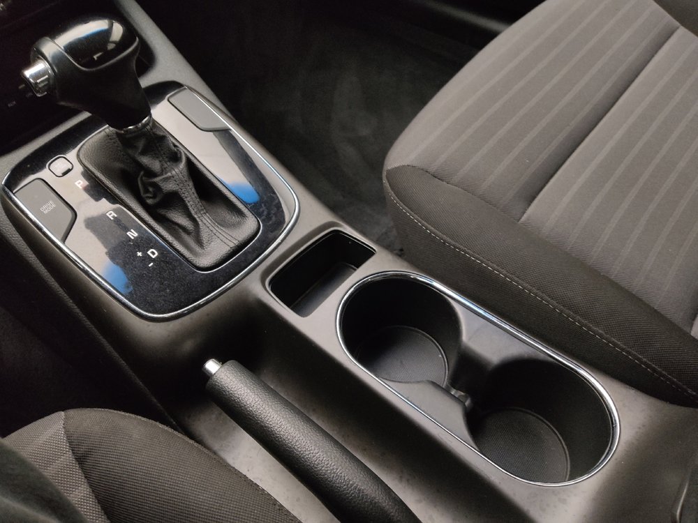 Used 2017 Kia Forte S image 26