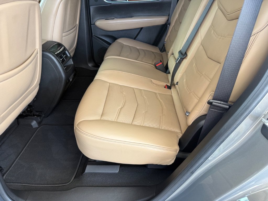 Used 2018 Cadillac XT5 Platinum w/ Driver Assist Package AWD/4WD image 32