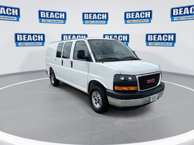 Used 2025 GMC Savana 2500 w/ Driver Convenience Package RWD image 3