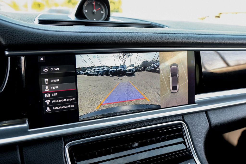 Used 2019 Porsche Panamera 4 image 20