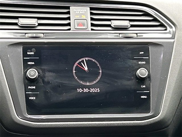 Used 2023 Volkswagen Tiguan SE R-Line image 25