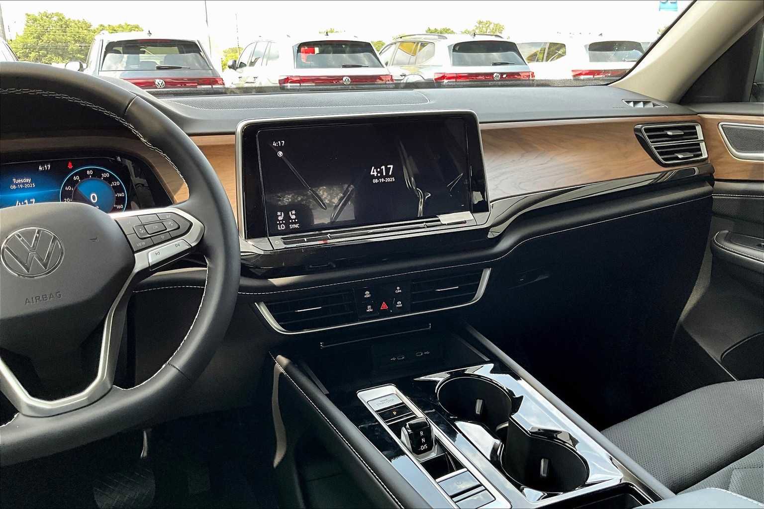 New 2026 Volkswagen Atlas SE image 6