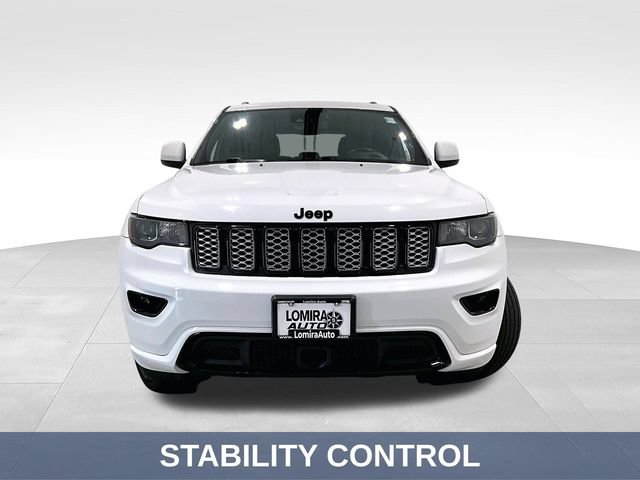 Used 2021 Jeep Grand Cherokee Altitude AWD/4WD image 3