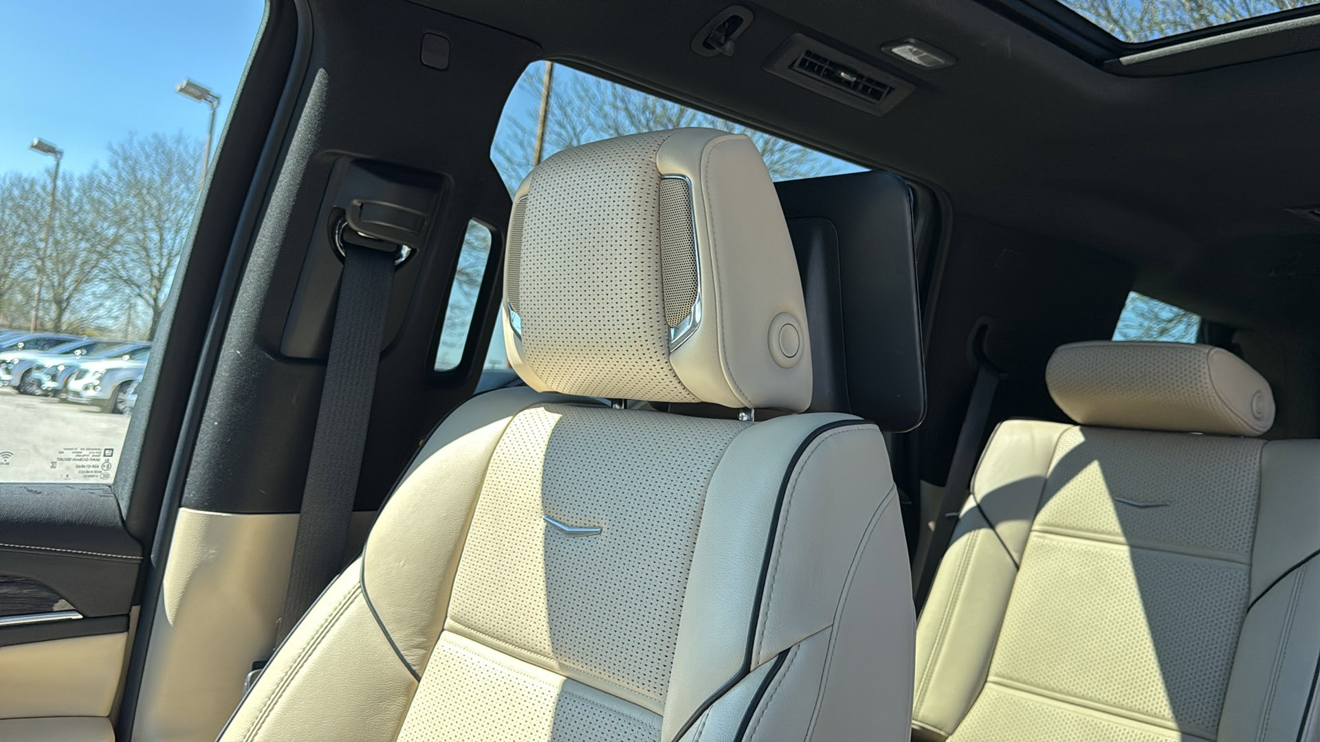 Used 2021 Cadillac Escalade Premium Luxury w/ Performance Package AWD/4WD image 24
