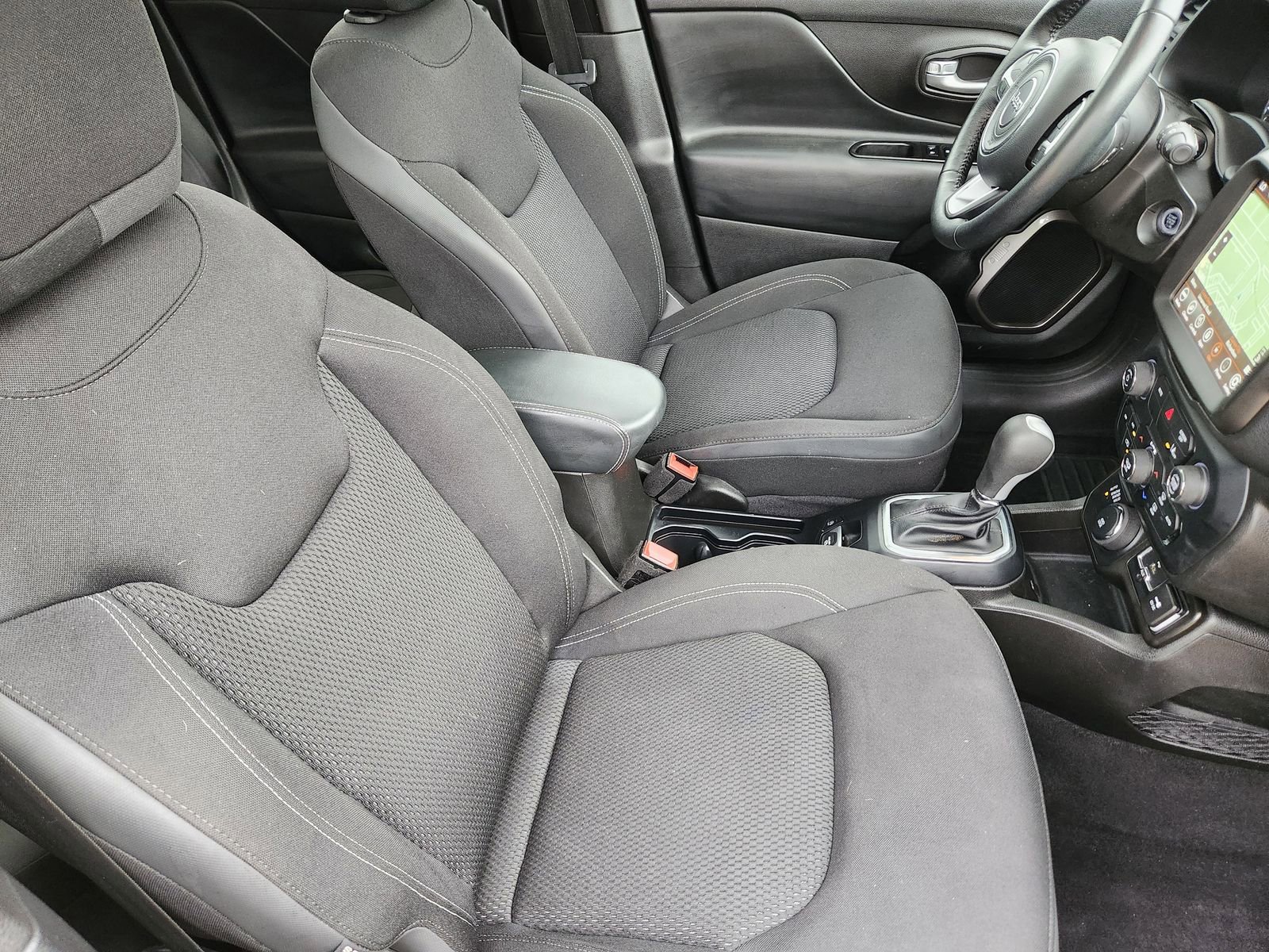 Used 2023 Jeep Renegade Latitude w/ Sun/Sound Group AWD/4WD image 23