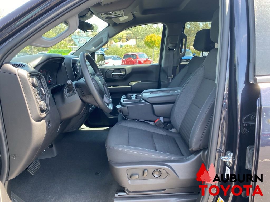 Used 2024 Chevrolet Silverado 1500 Custom Trail Boss w/ Dark Appearance Package AWD/4WD image 26