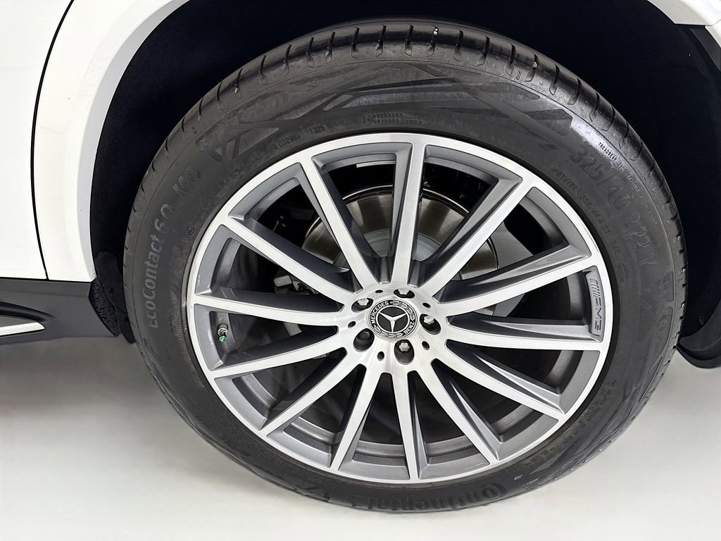 Used 2025 Mercedes-Benz GLS 580 4MATIC image 31