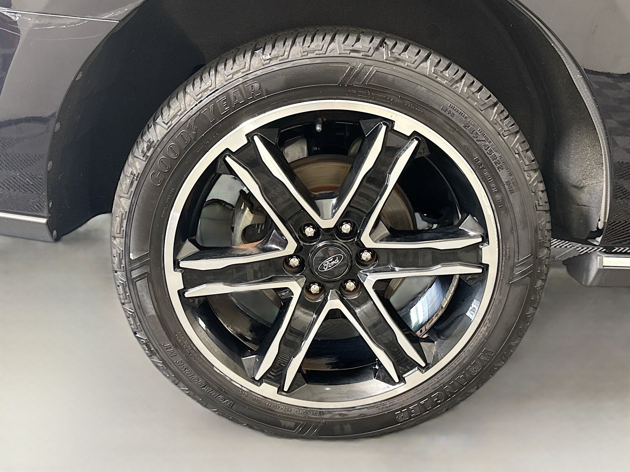Used 2019 Ford Expedition Limited w/ Special Edition Package RWD image 33