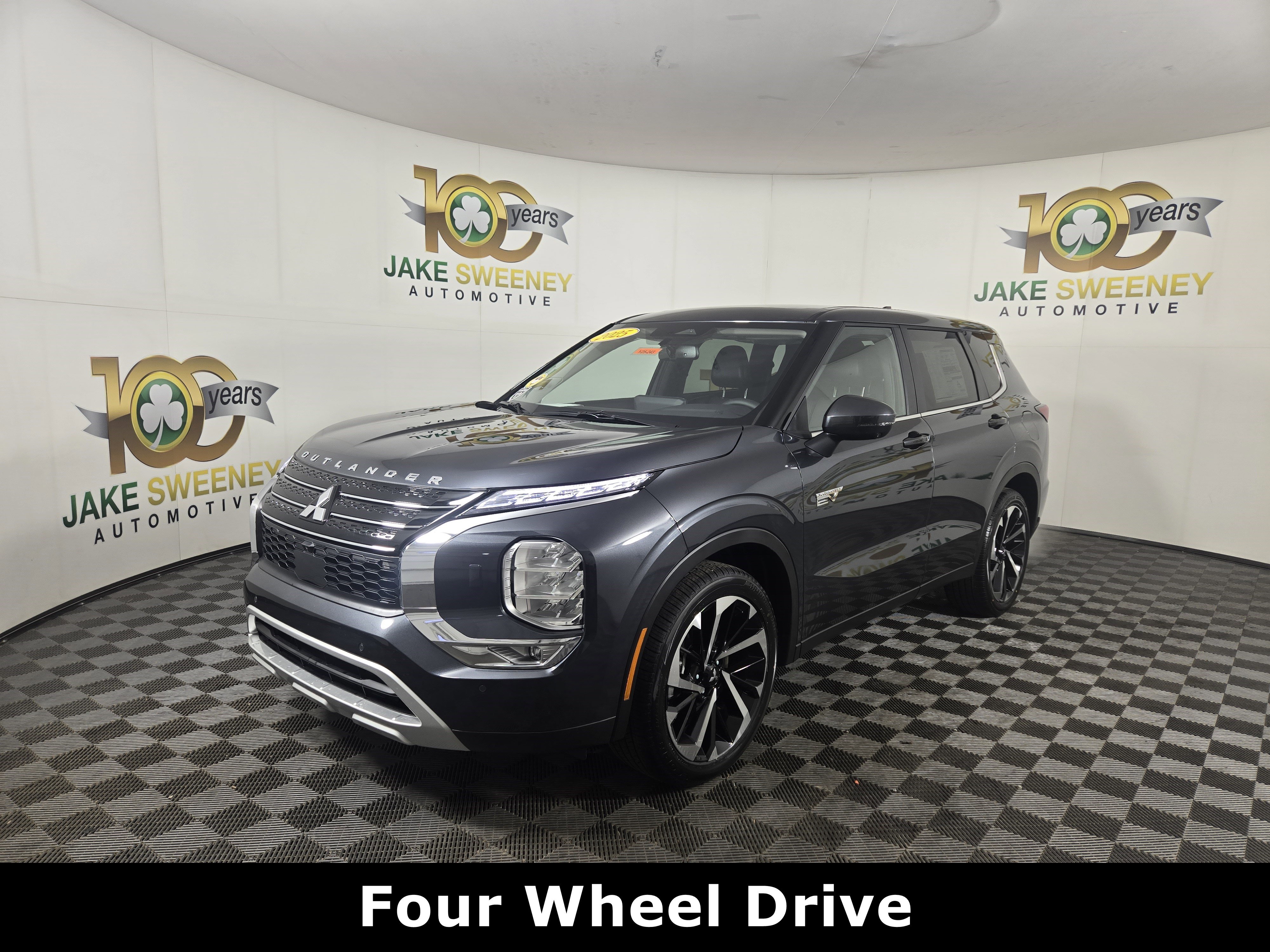 New 2025 Mitsubishi Outlander SE image 3