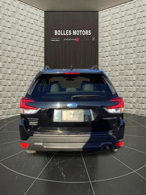 Used 2021 Subaru Forester Premium AWD/4WD image 5