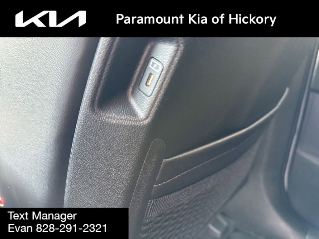 Used 2025 Kia Sorento S w/ Panoramic Sunroof Package image 19