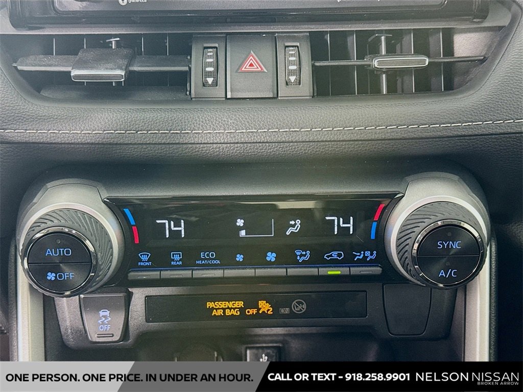 Used 2022 Toyota RAV4 XLE Premium image 15