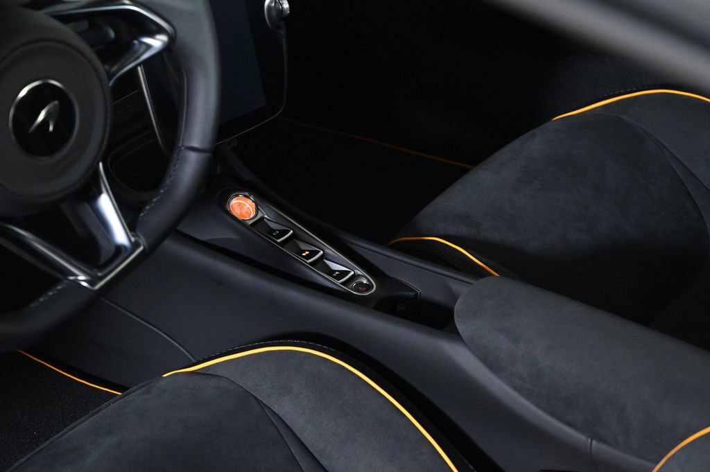 New 2026 McLaren Artura Spider image 18