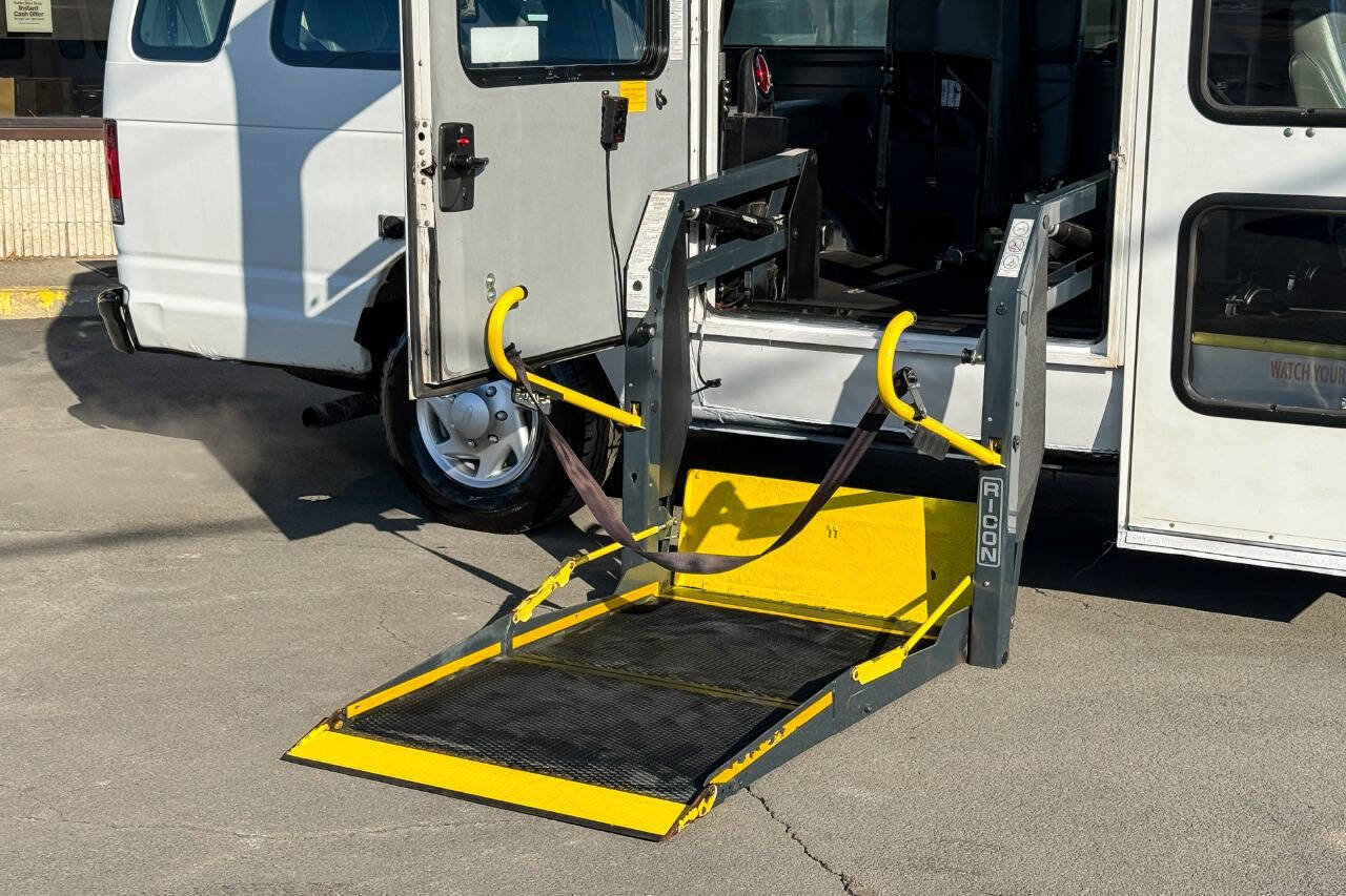 Used 2011 Ford E-350 and Econoline 350 Extended Super Duty w/ PWR Group image 4