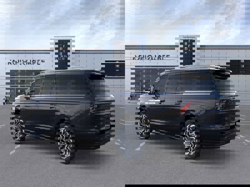 New 2026 Lincoln Navigator L Reserve image 4