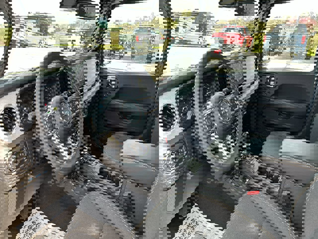 Used 2025 Jeep Wrangler Sahara w/ Safety Group AWD/4WD image 24