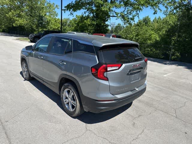 Used 2024 GMC Terrain SLE AWD/4WD image 16