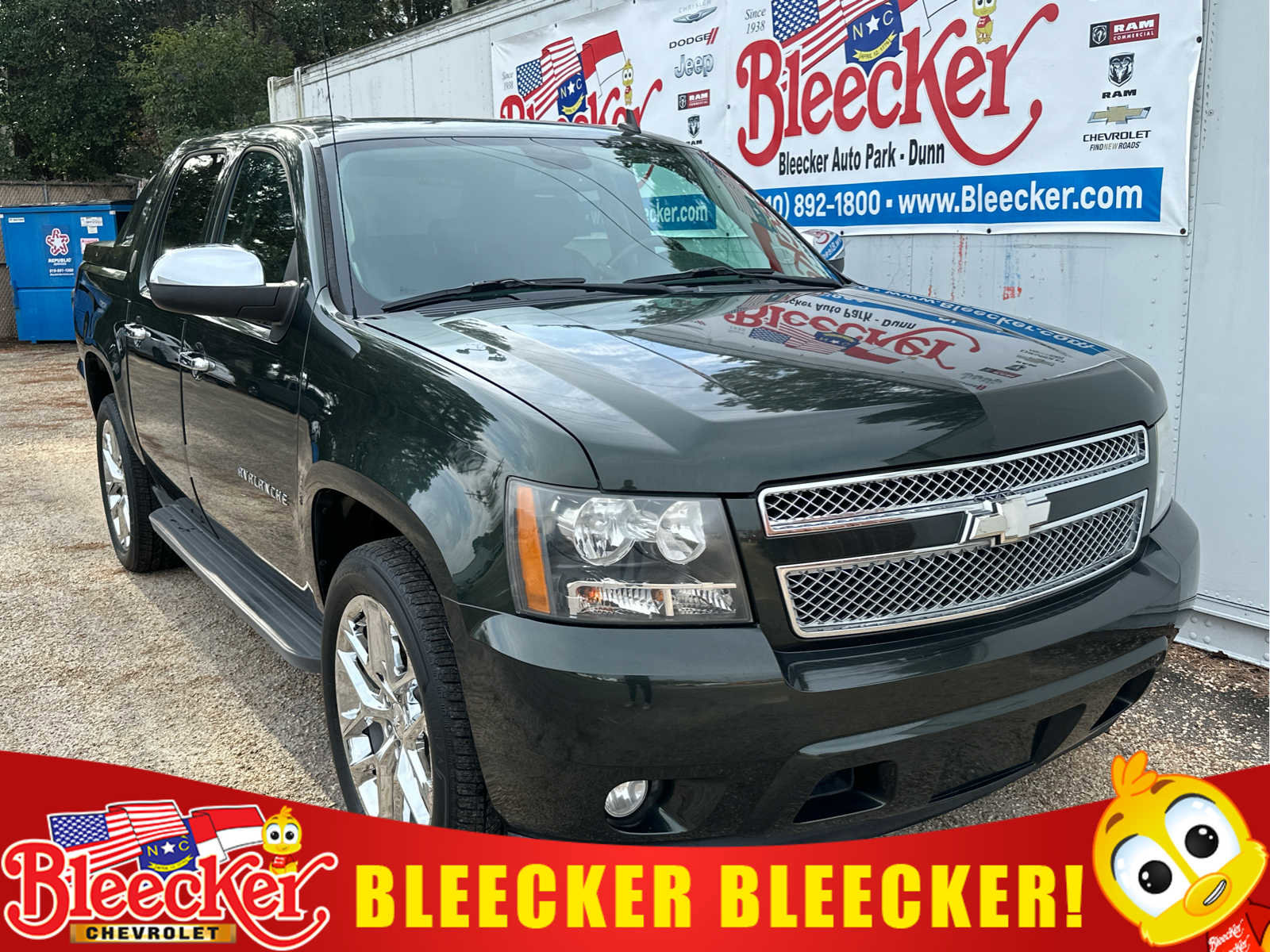 Used 2013 Chevrolet Avalanche LT image 1